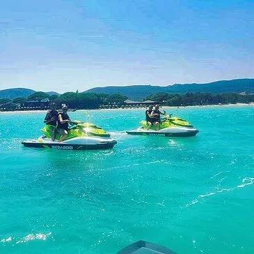 Randonnée en Jet Ski à Palombaggia — jet-ski à Palombaggia