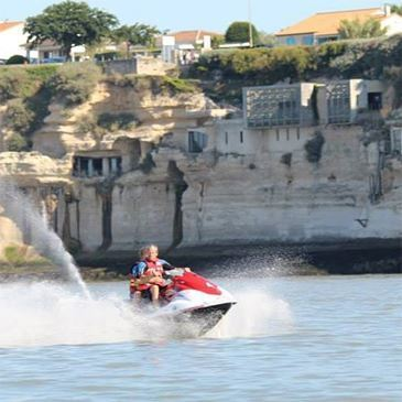 Randonnée en Jet Ski à Saint-Georges-de-Didonne — jet-ski à Saint-Georges-de-Didonne