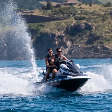 Randonnée en Jet Ski à Sainte-Marie-la-Mer — jet-ski à Sainte-Marie-la-Mer
